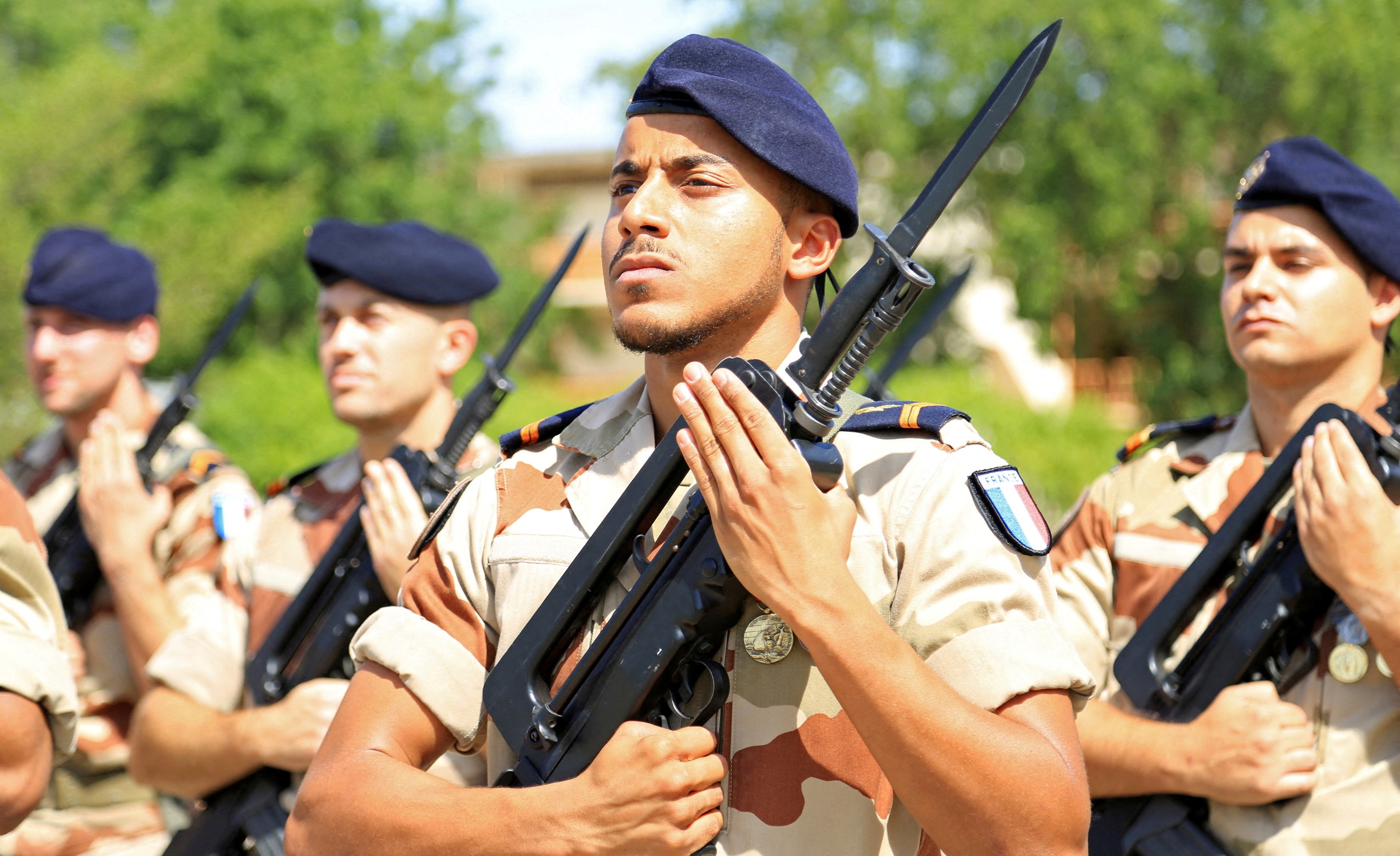 França começa retirada militar de Chade, diz exército